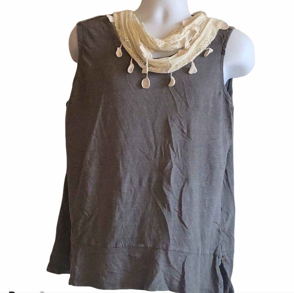 🌸Women's  Sleeveless Sagr Top by Christian Siriano